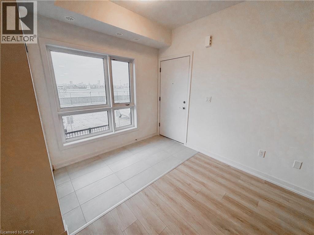 25 PALACE Street Unit# P31, Kitchener, Ontario, N2E0L2 — Photo 5