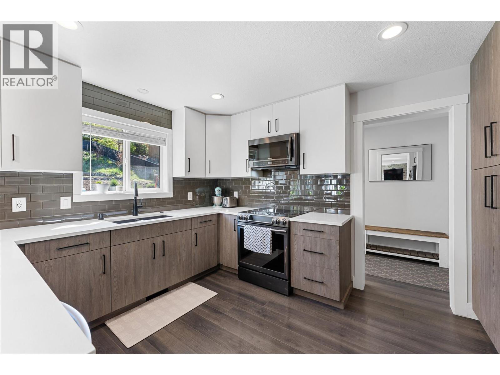  10453 Sherman Drive, Lake Country