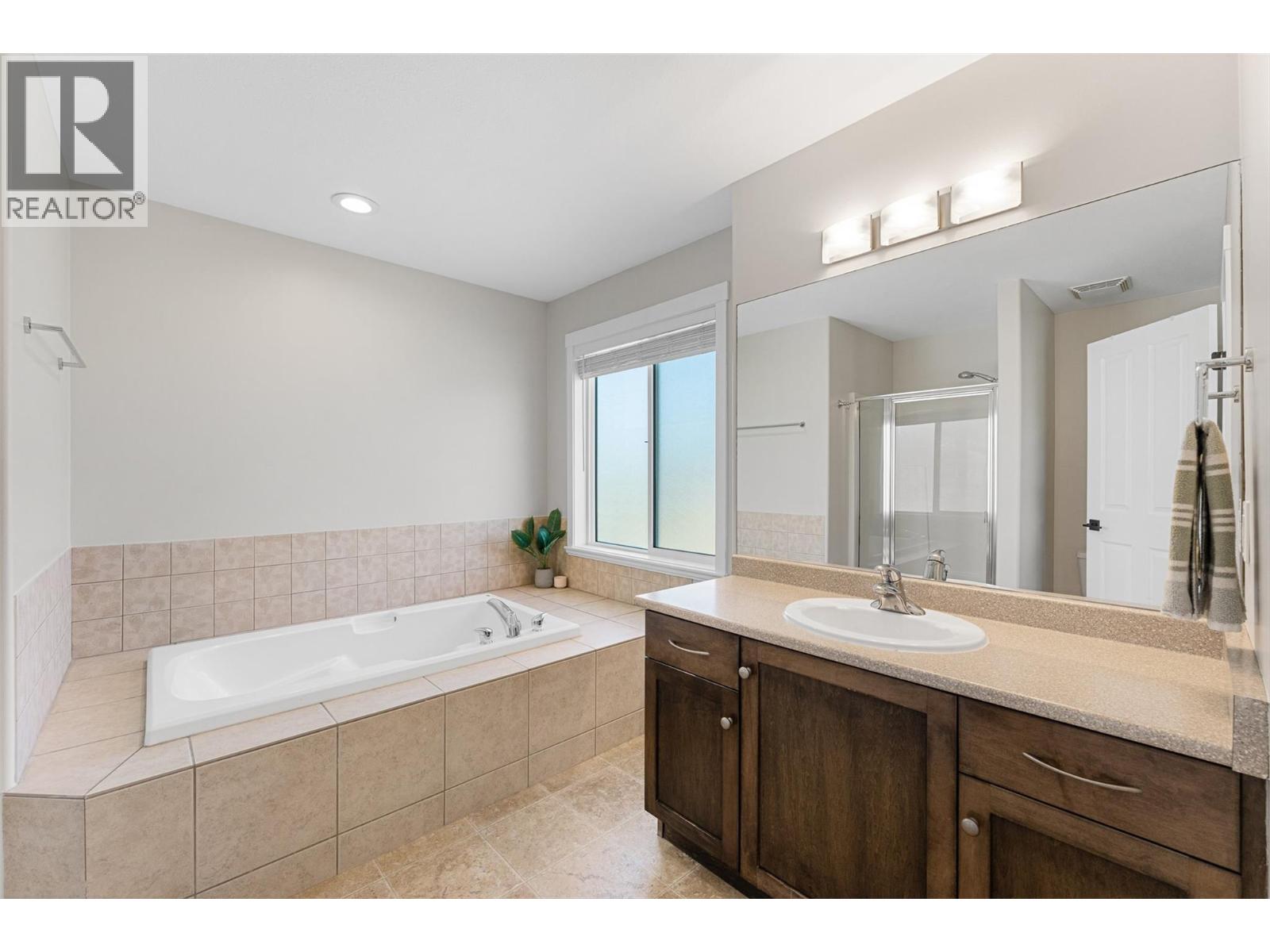  10453 Sherman Drive, Lake Country