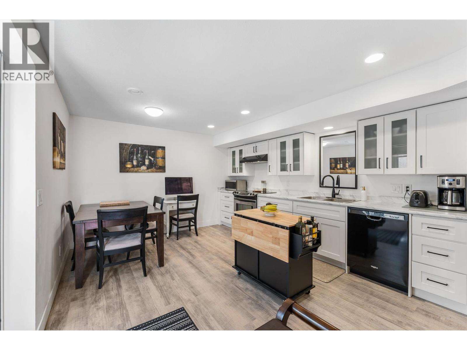  10453 Sherman Drive, Lake Country