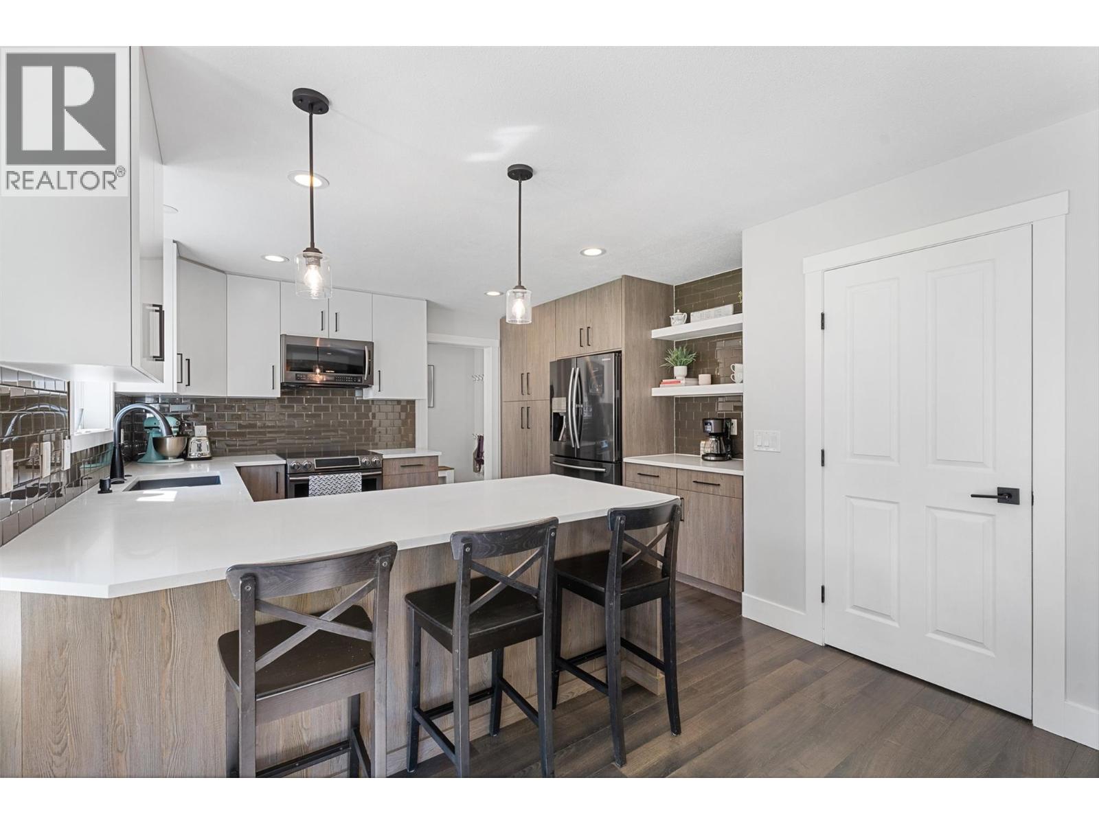  10453 Sherman Drive, Lake Country