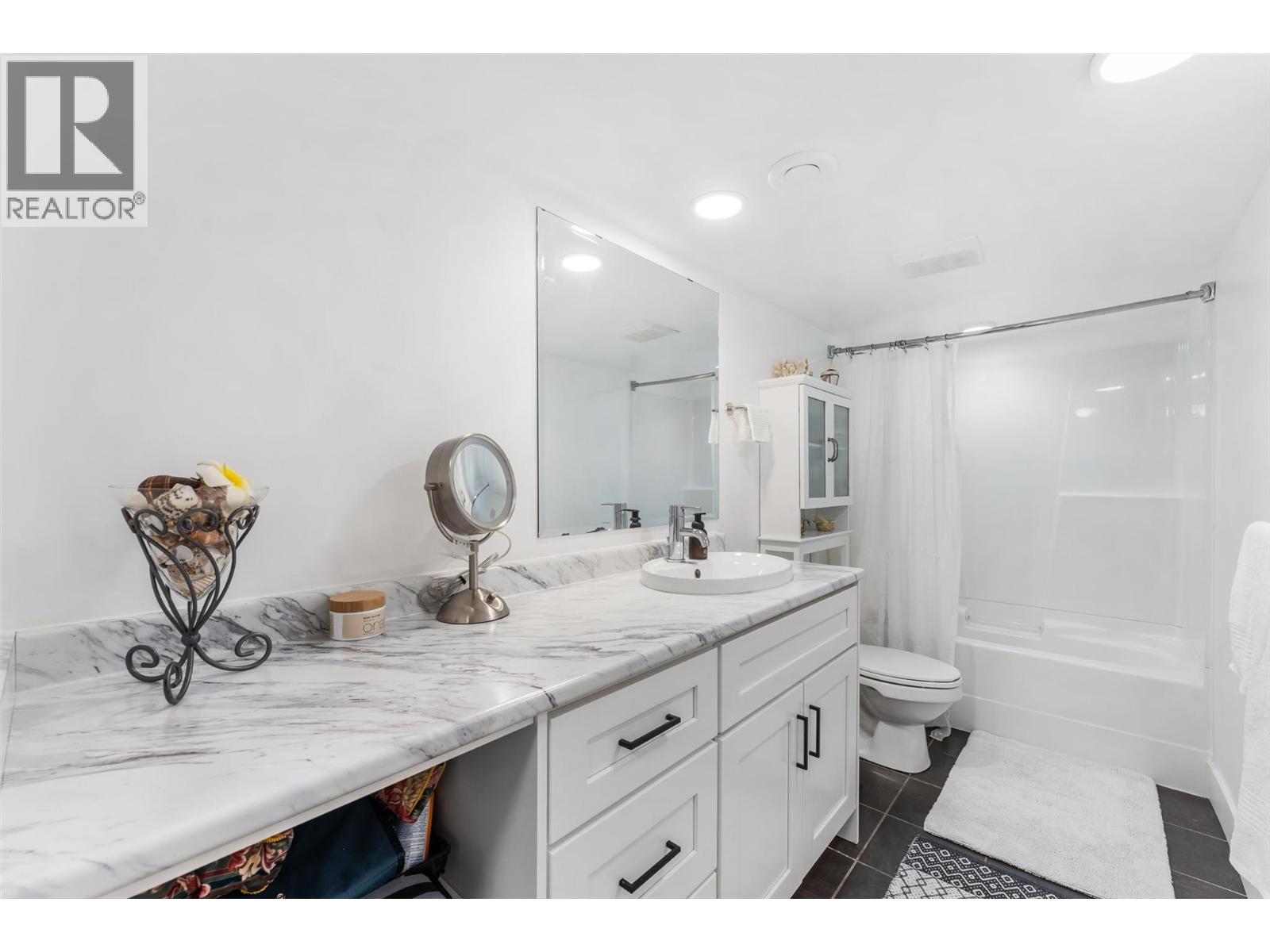  10453 Sherman Drive, Lake Country