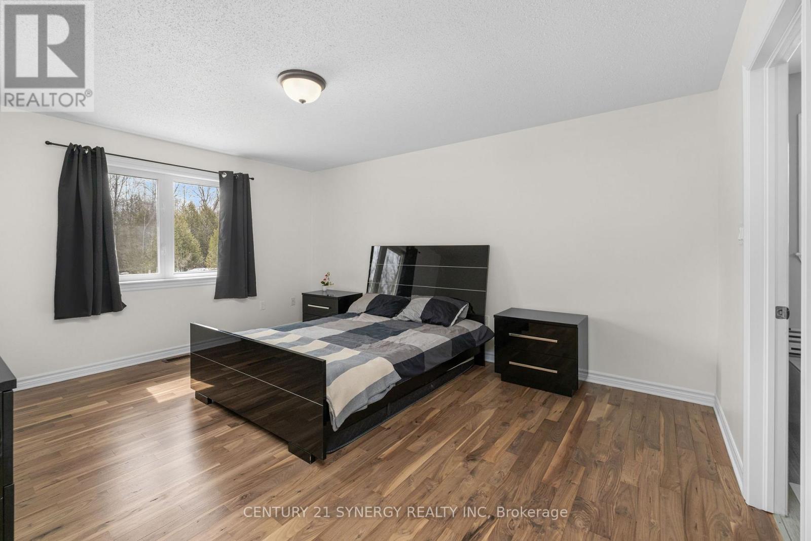 42 EMPRESS DRIVE - 25