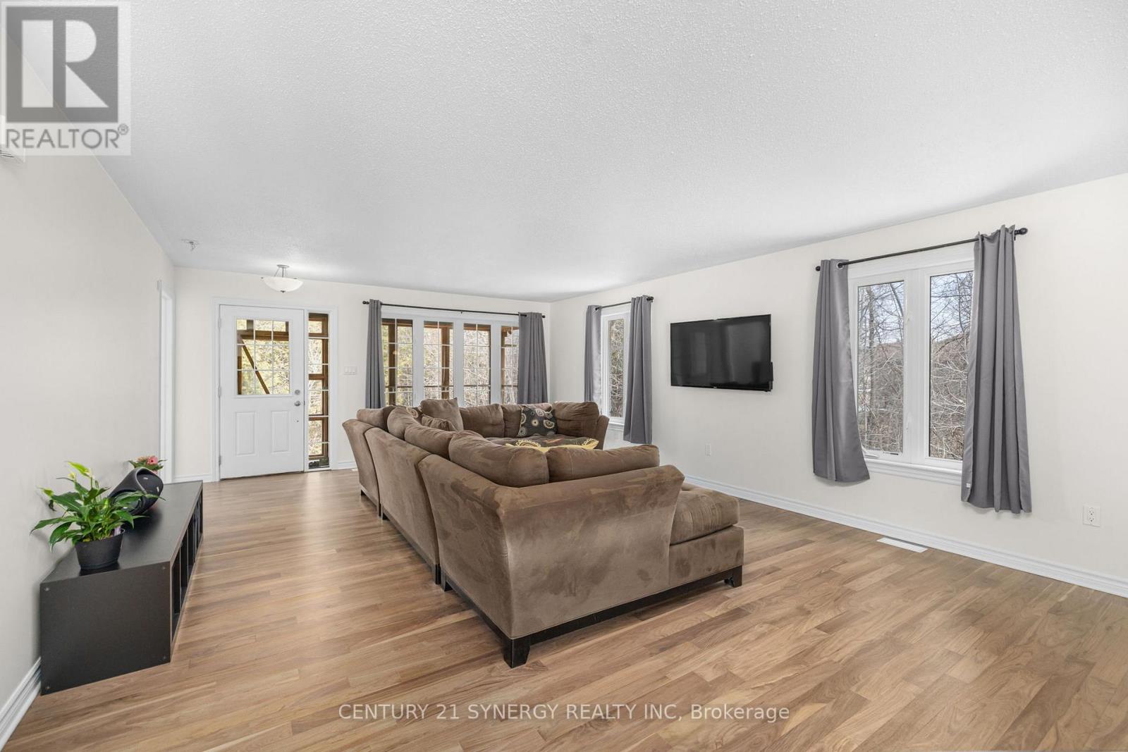 42 EMPRESS DRIVE - 9