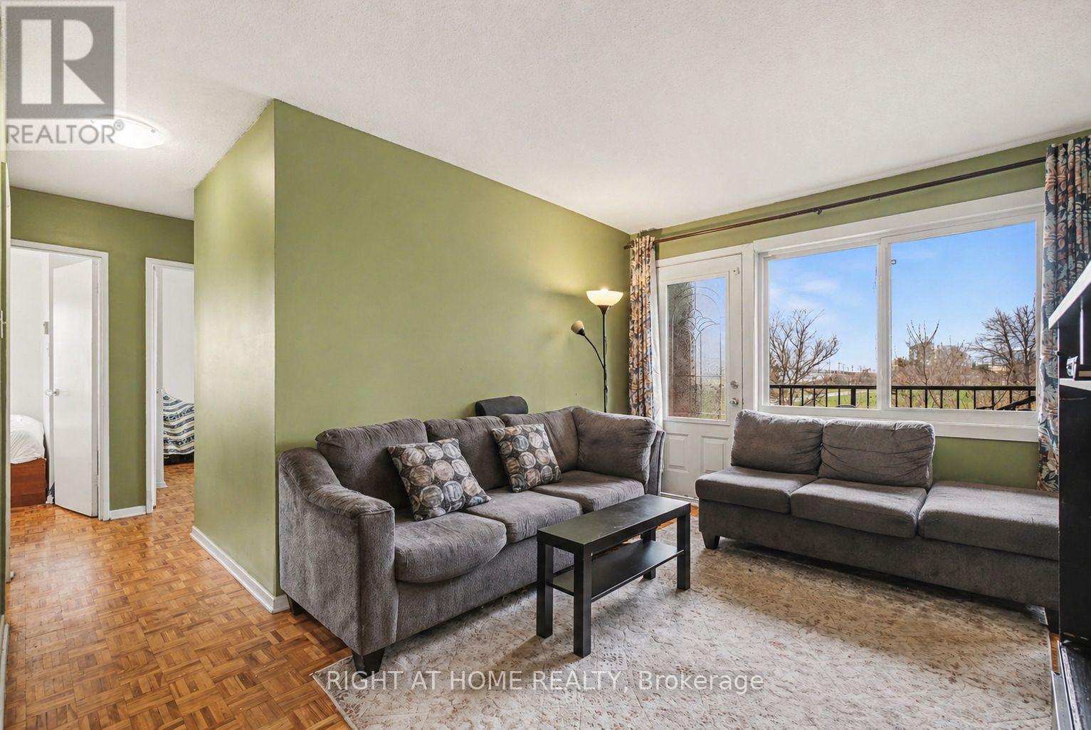 #305B 2044 ARROWSMITH DRIVE - 11