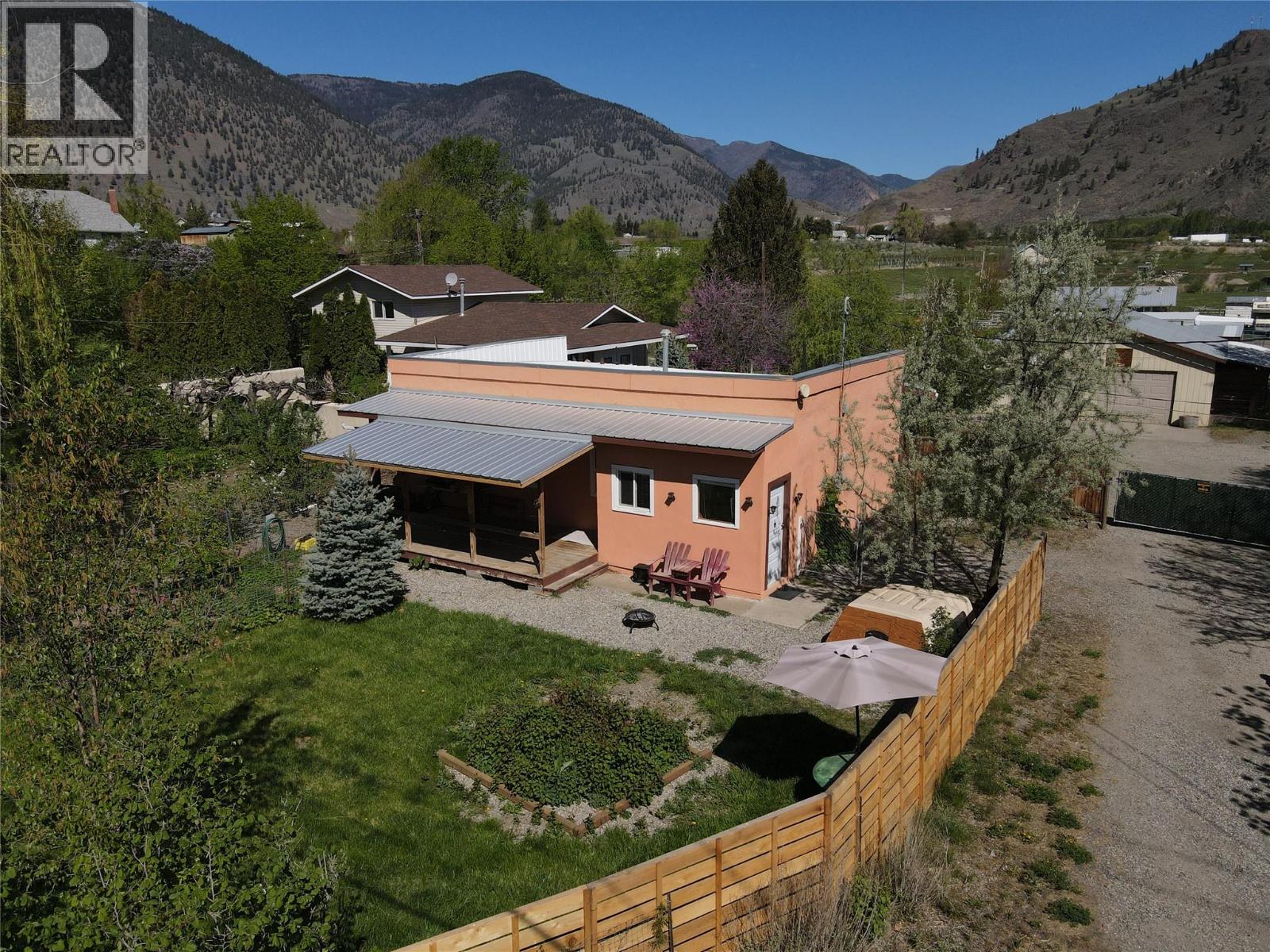 2626 Highway 3, Keremeos