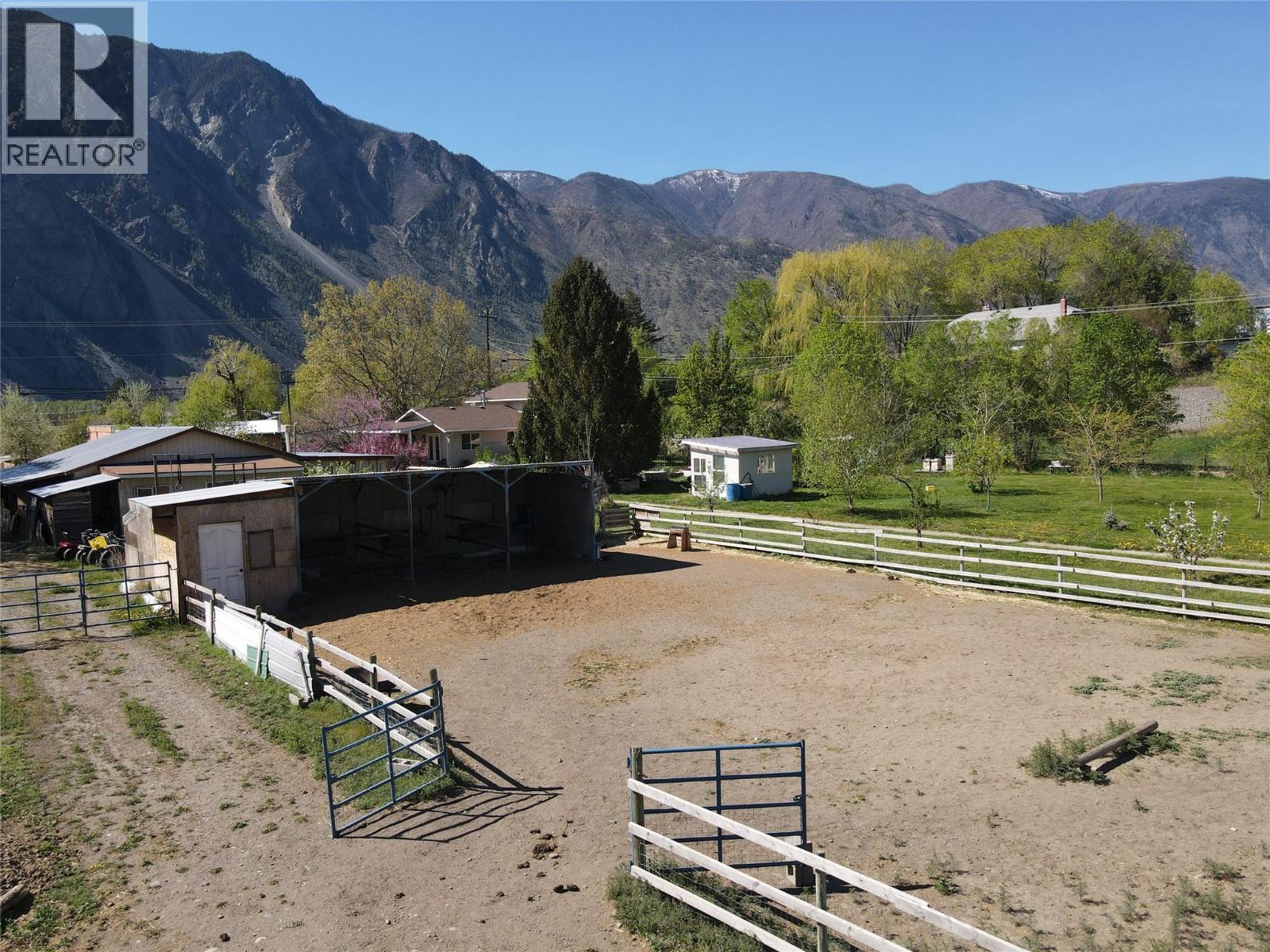 2626 Highway 3, Keremeos