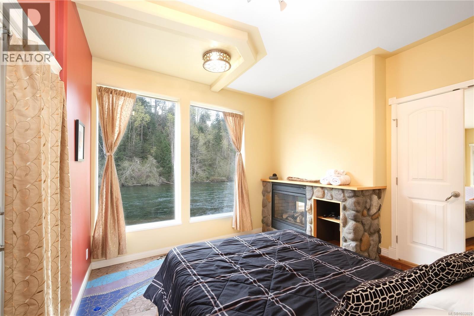 2420 Campbell River Rd - 6