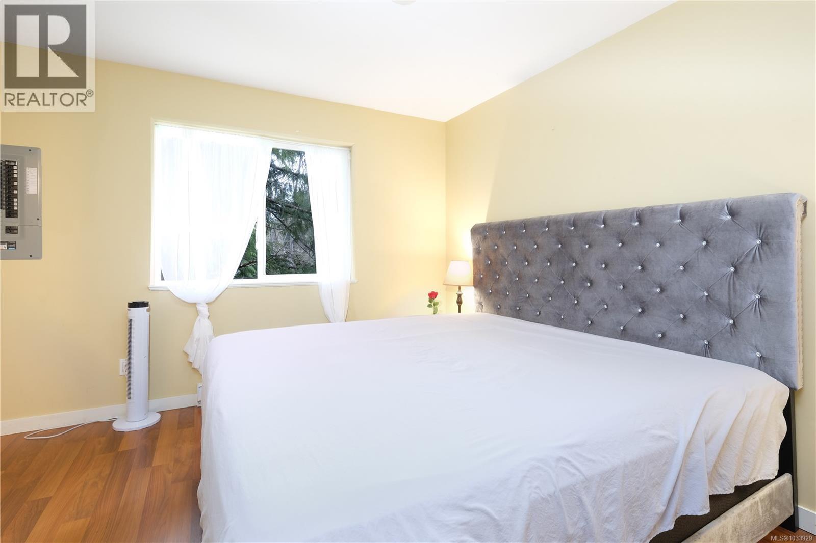 2420 Campbell River Rd - 15