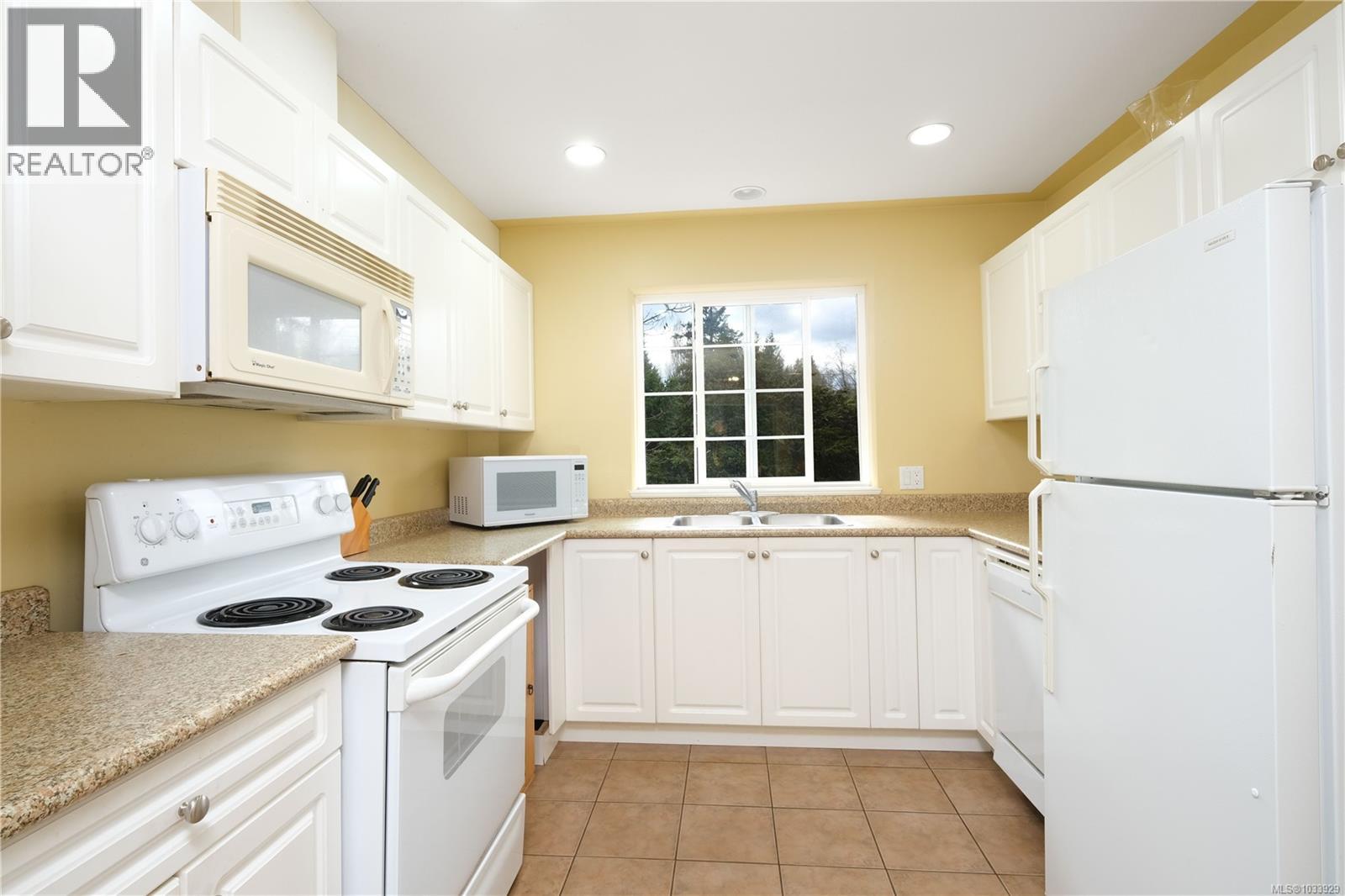 2420 Campbell River Rd - 20