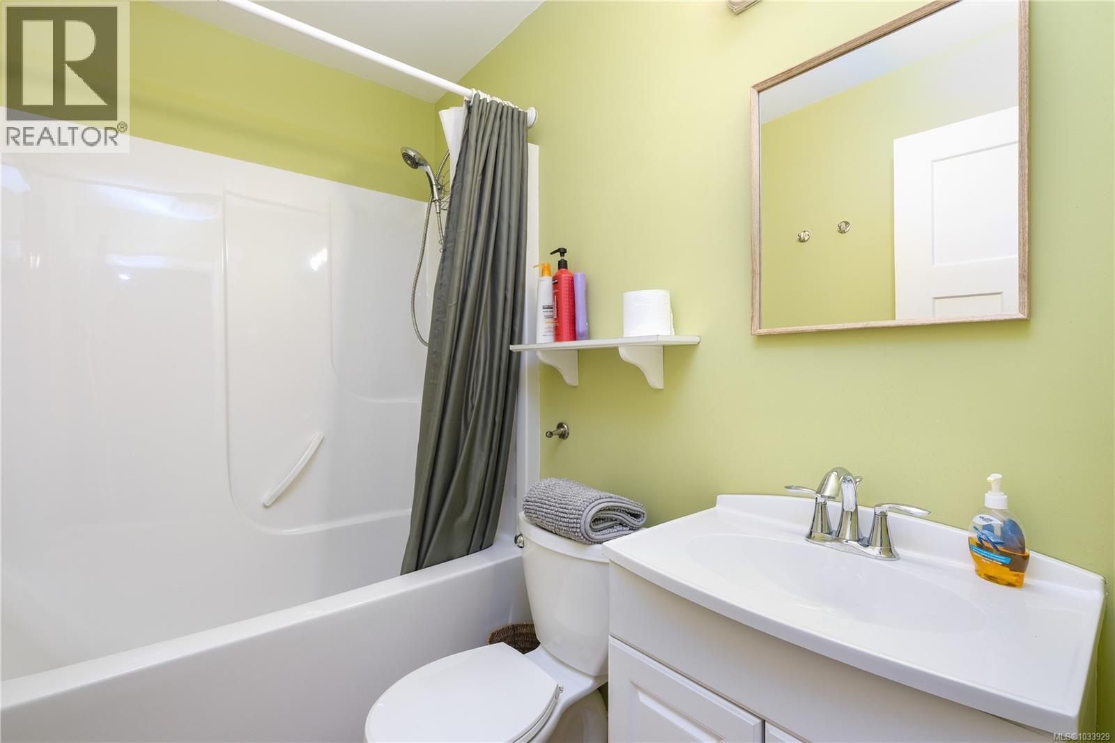 2420 Campbell River Rd - 29