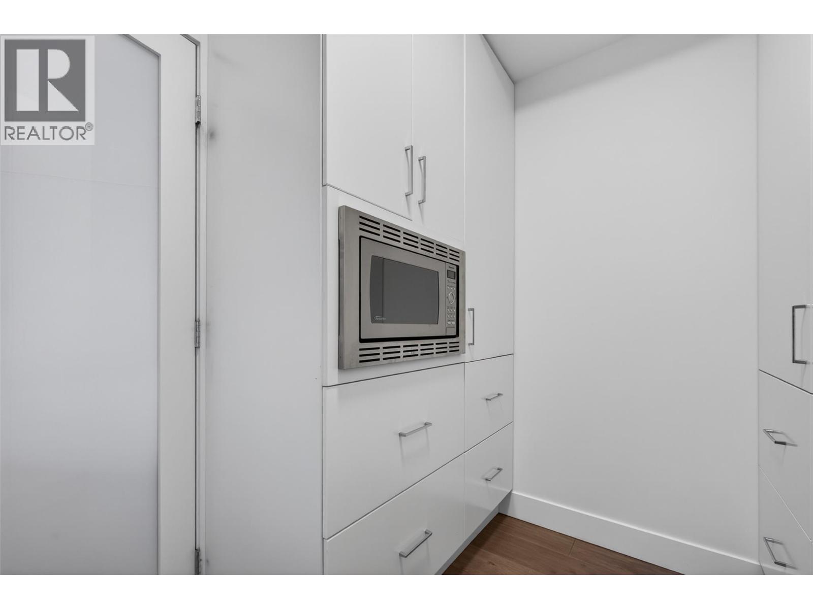 3859 Carrall Road - 15