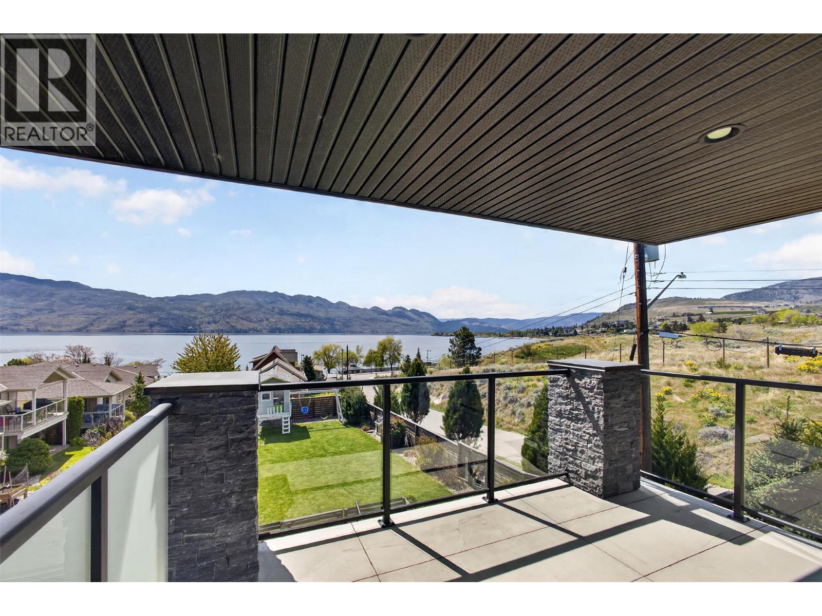 3859 Carrall Road - 3