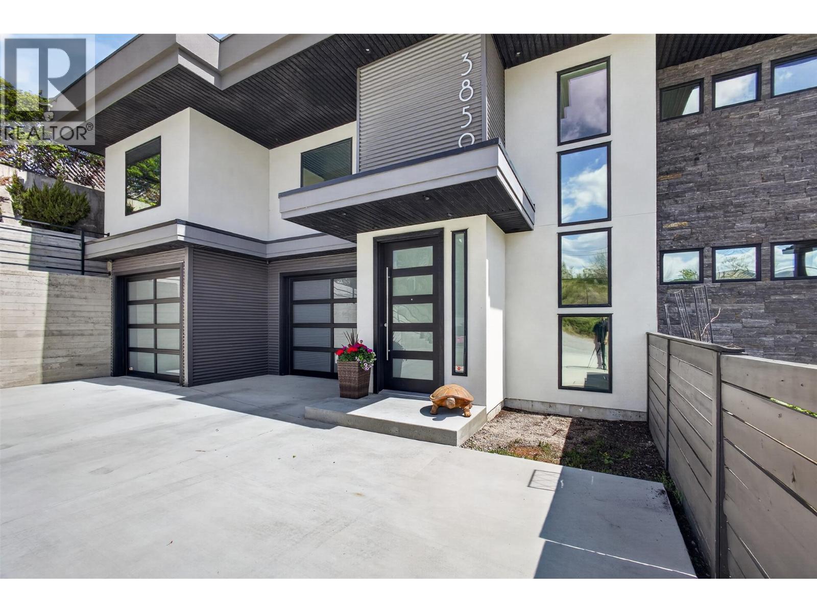  3859 Carrall Road, West Kelowna