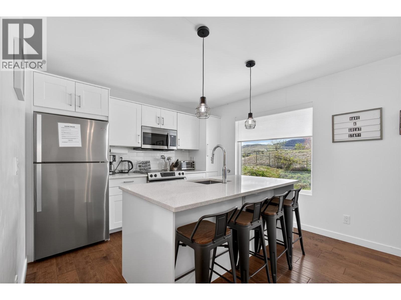 3859 Carrall Road - 53