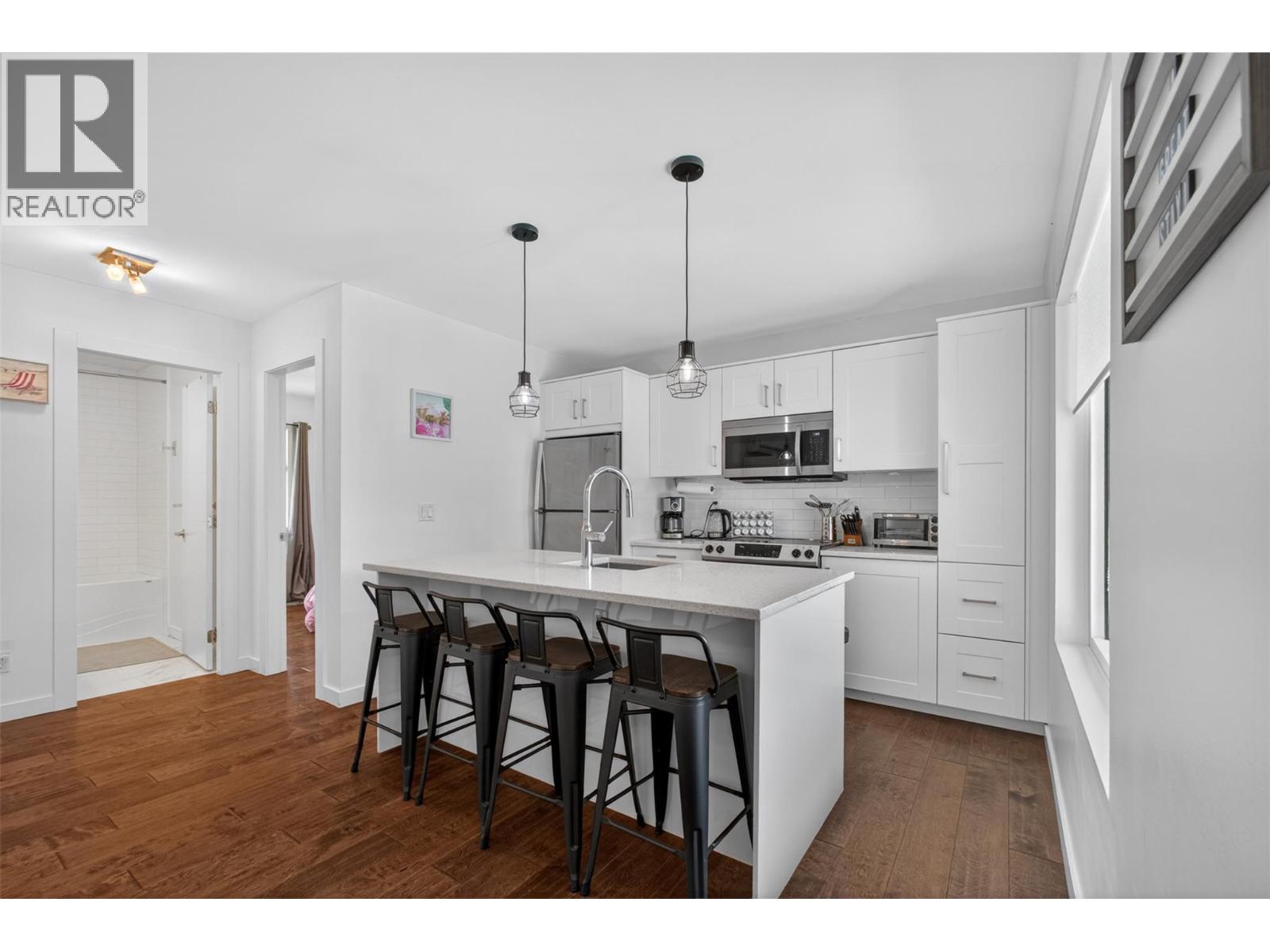 3859 Carrall Road - 52