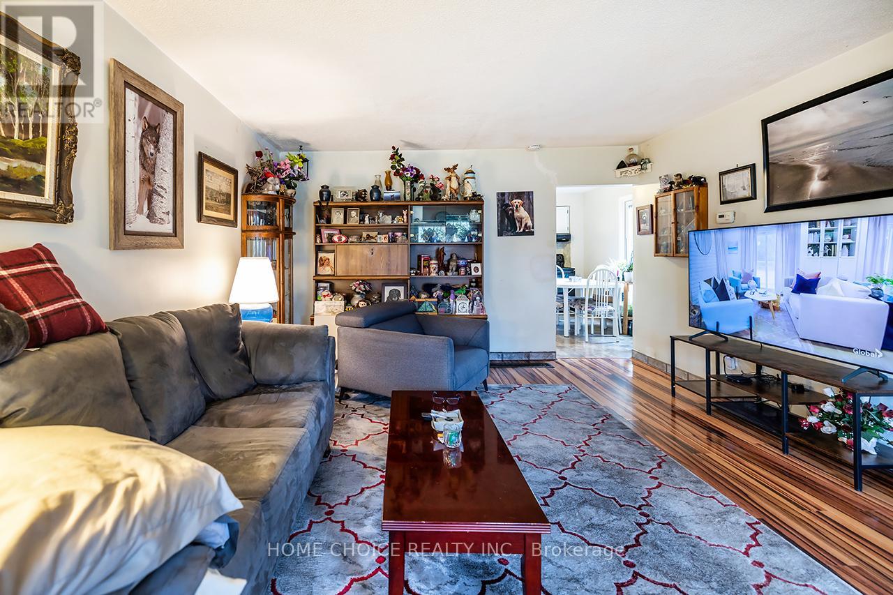 225 BARKLEY CRESCENT - 7
