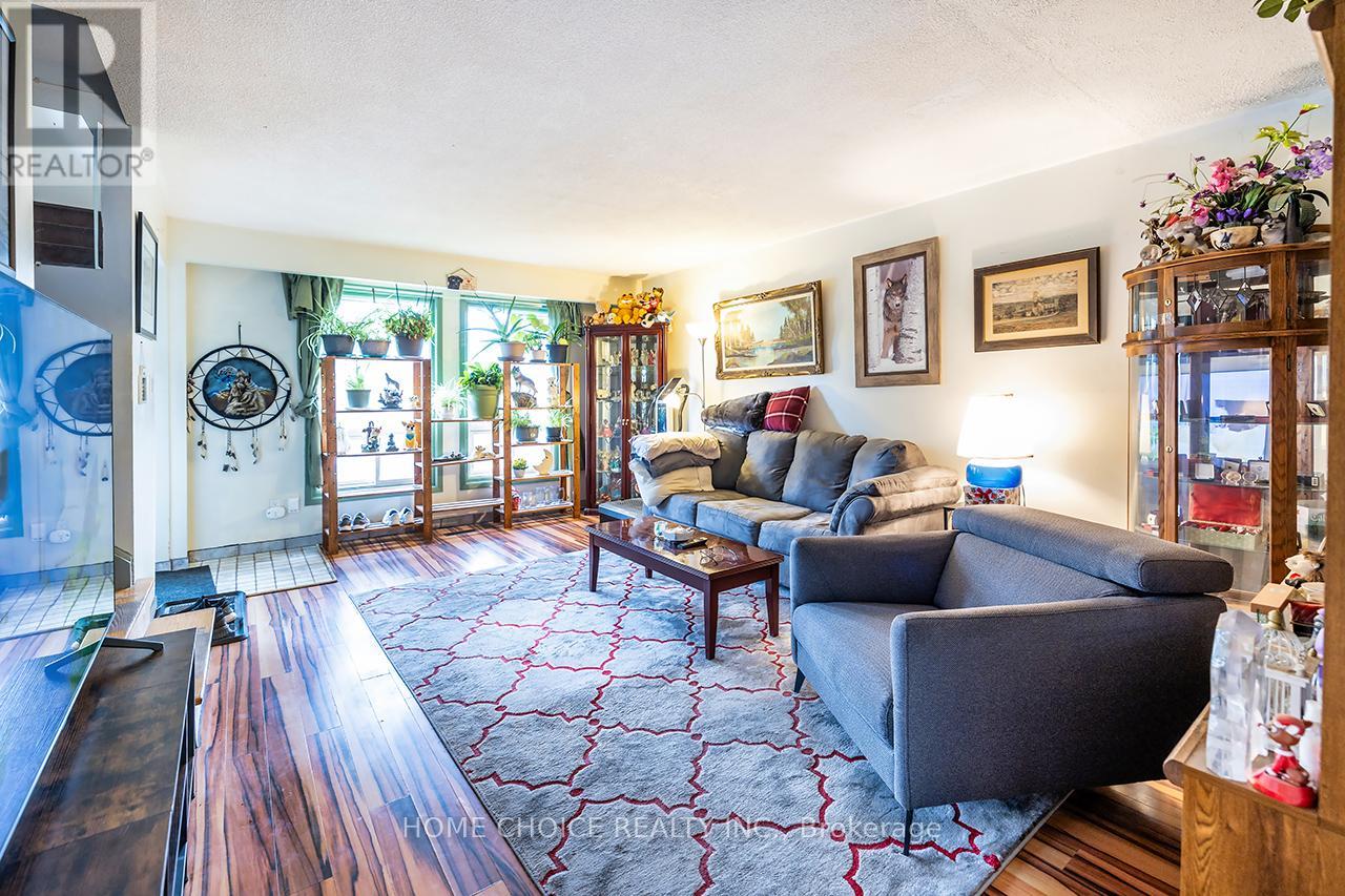 225 BARKLEY CRESCENT - 9
