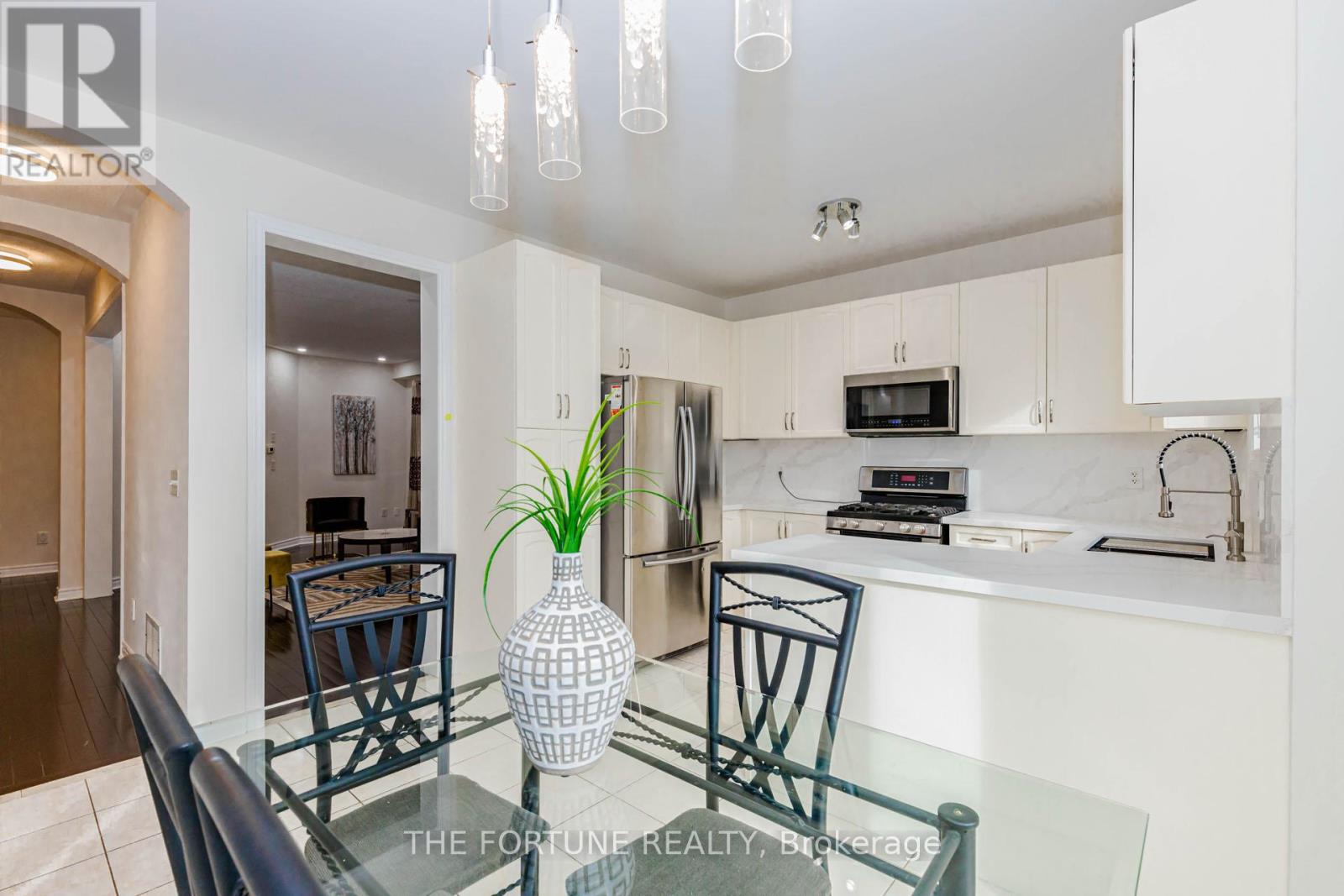 16 HAVILAND CIRCLE - 14