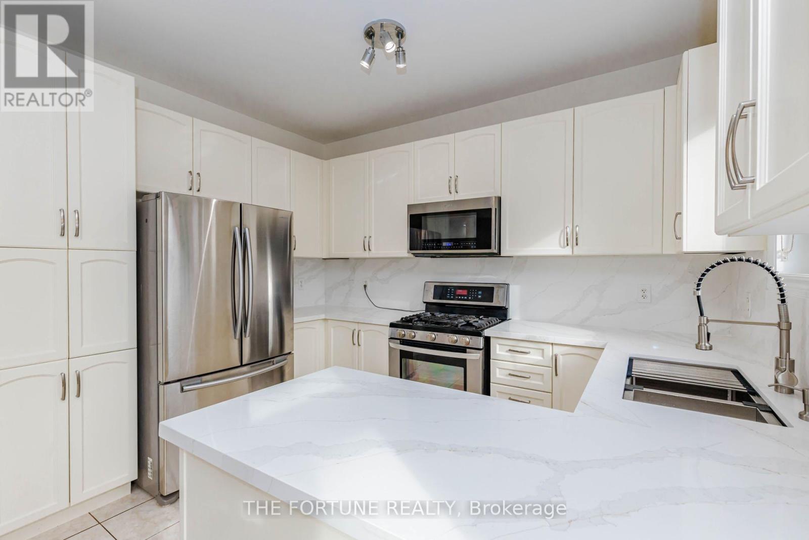 16 HAVILAND CIRCLE - 16