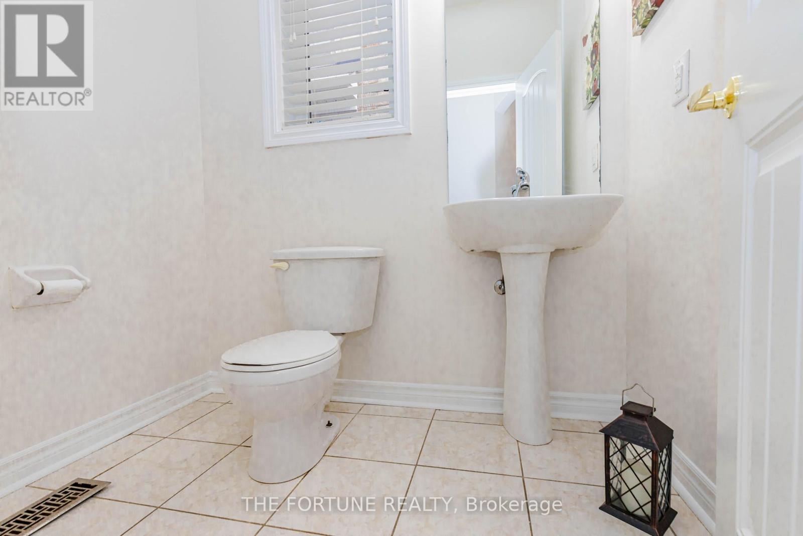 16 HAVILAND CIRCLE - 18