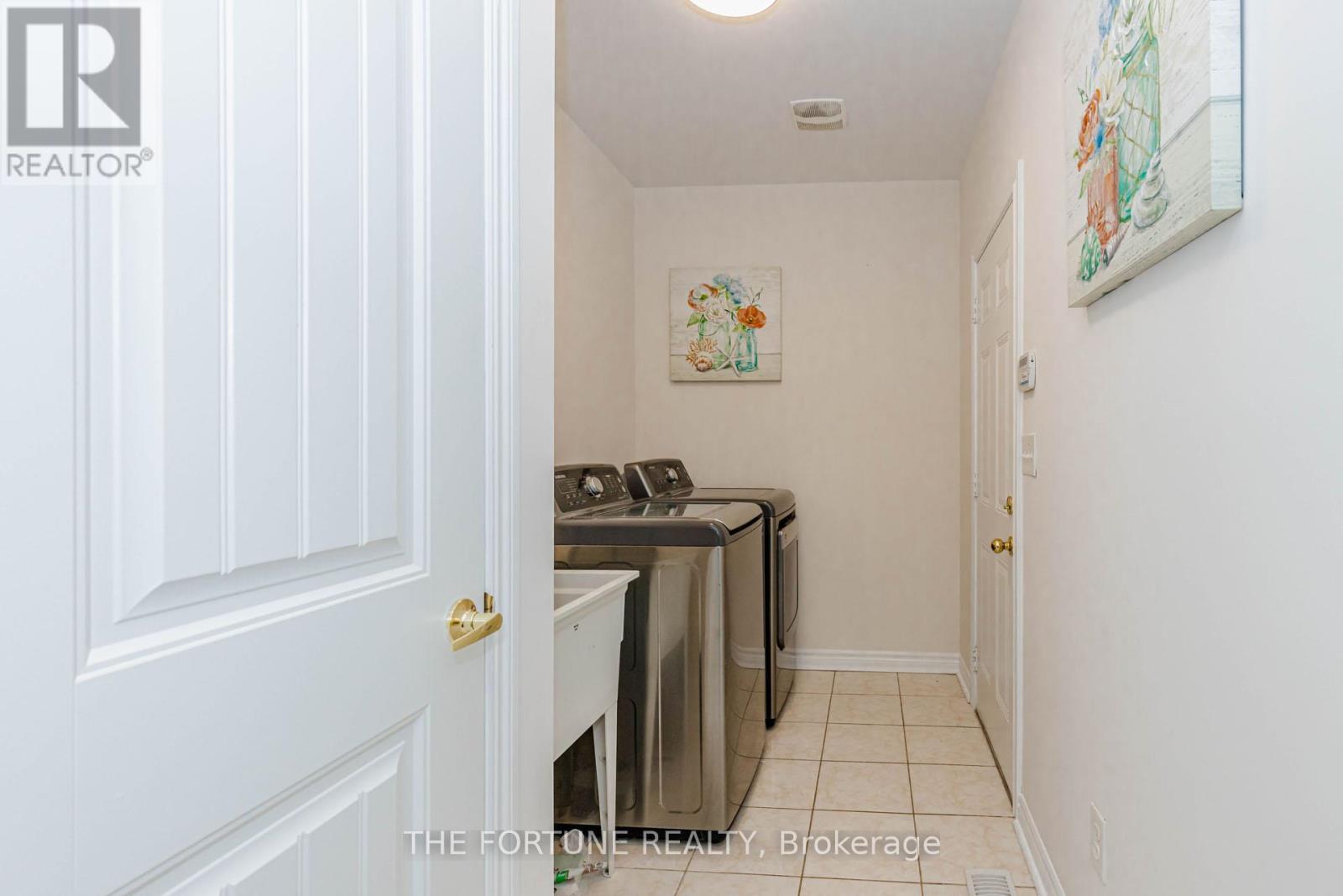 16 HAVILAND CIRCLE - 19
