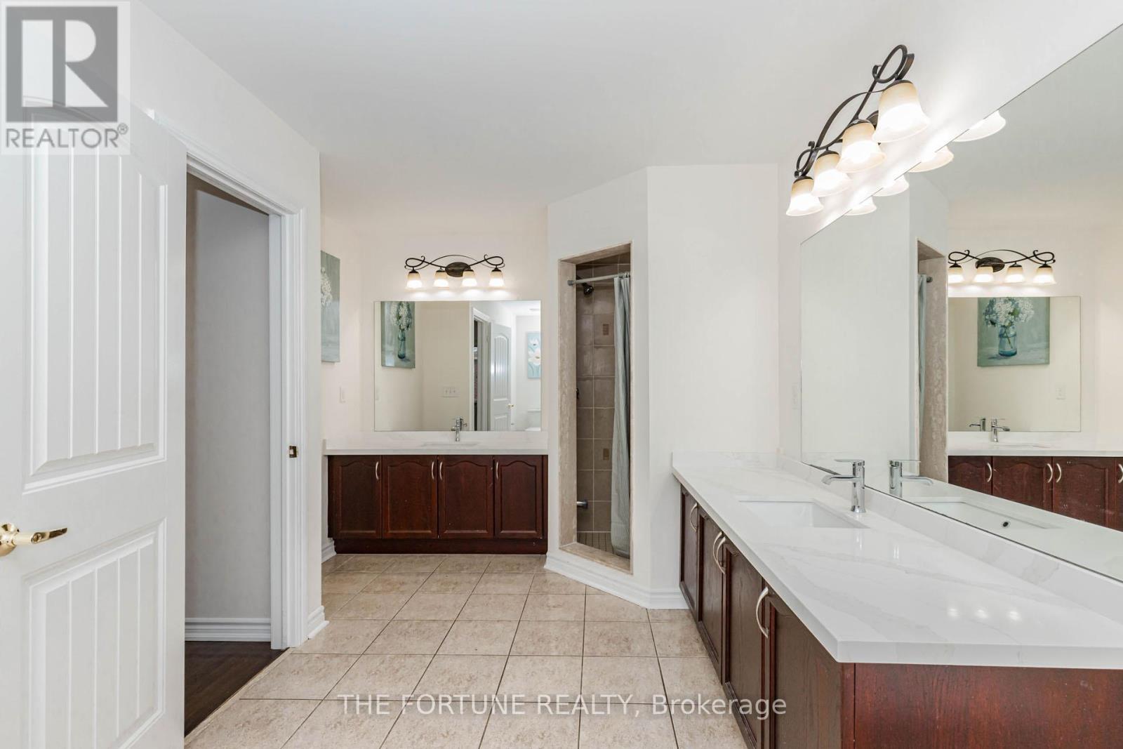 16 HAVILAND CIRCLE - 33