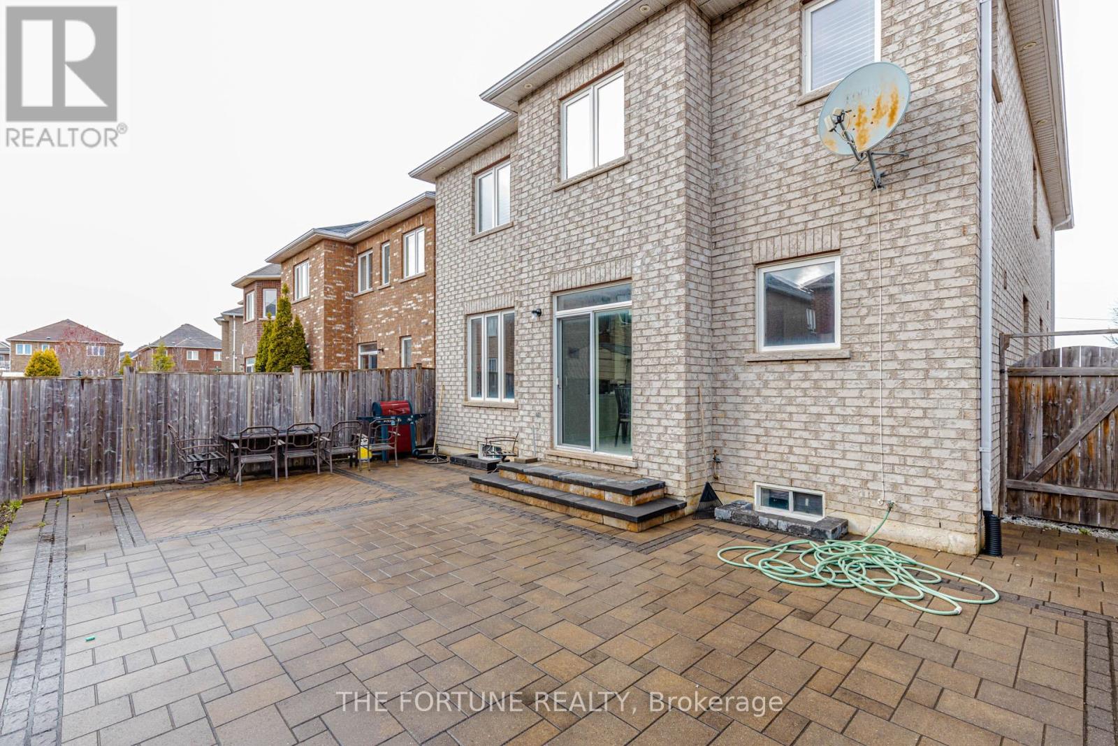 16 HAVILAND CIRCLE - 50