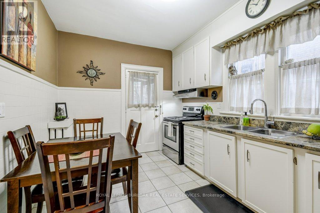 46 SHERMAN AVENUE S - 17