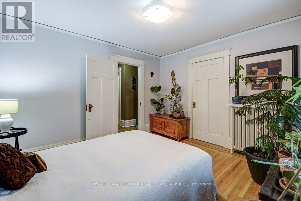 46 SHERMAN AVENUE S - 27