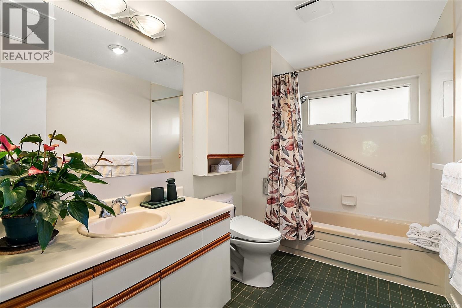 248 Richmond Ave, Victoria