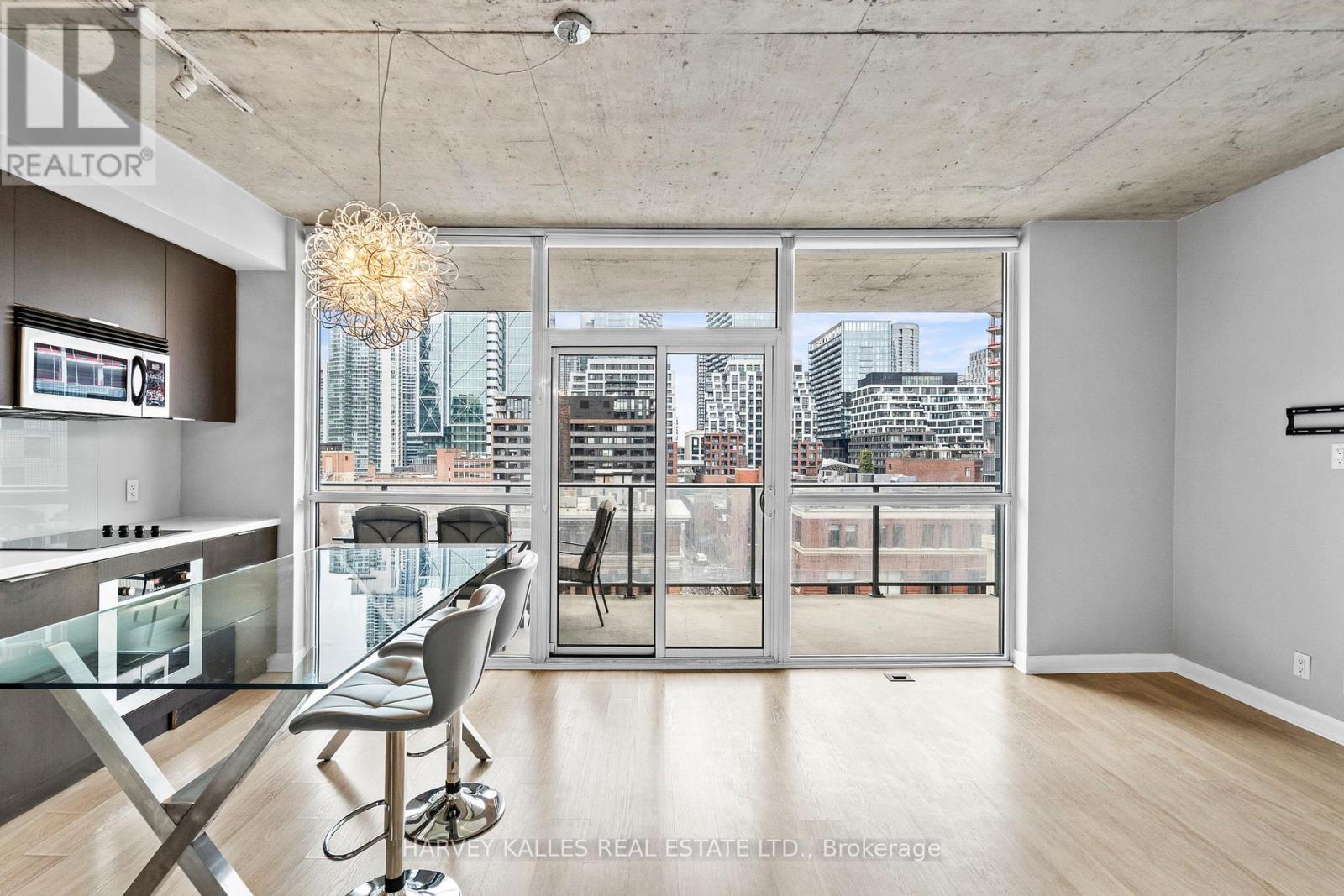 #712 478 KING STREET W - 20