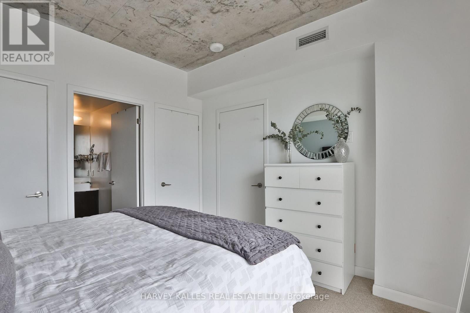 #712 478 KING STREET W - 9