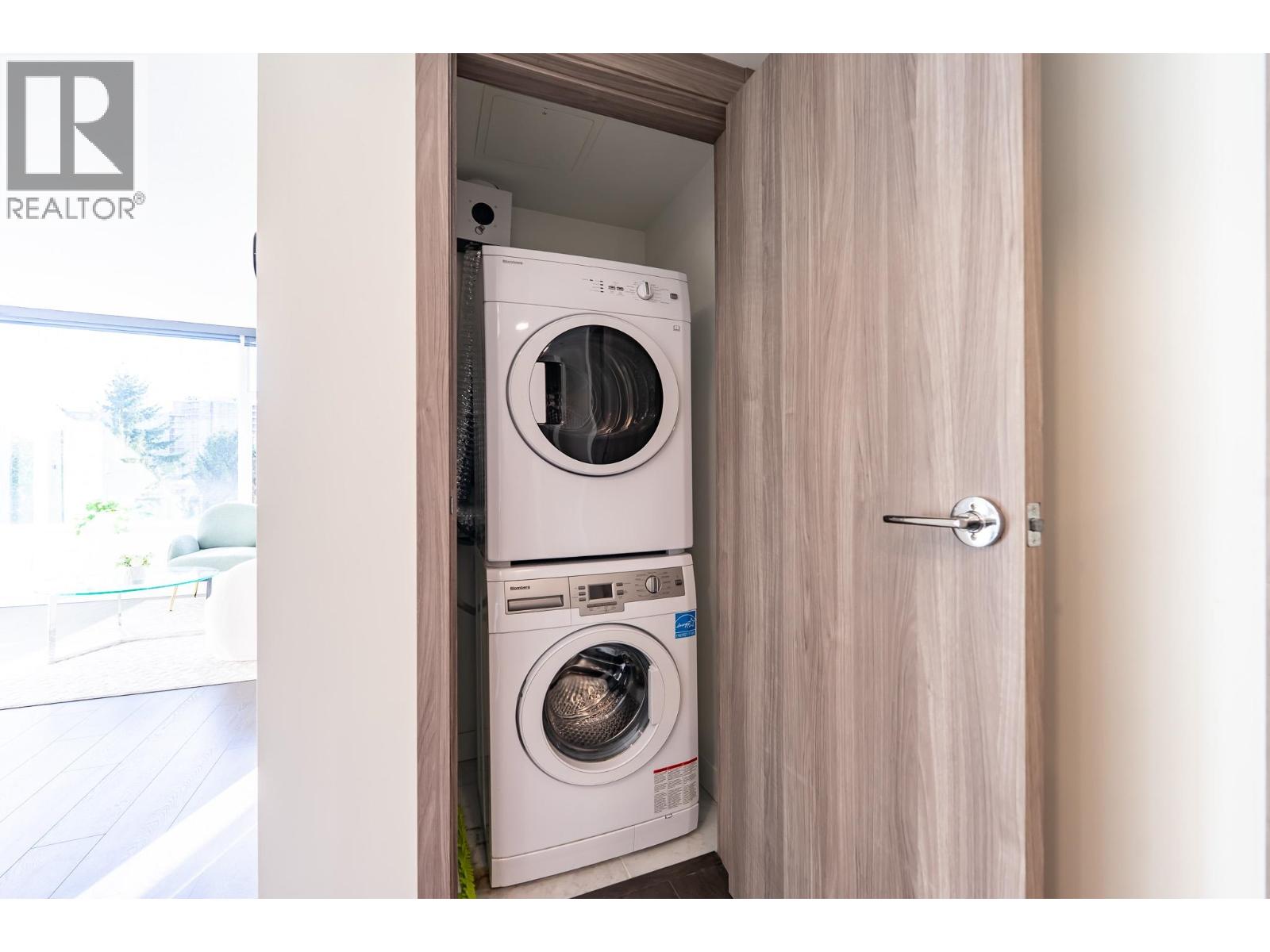 #601-8800 HAZELBRIDGE Way, Richmond