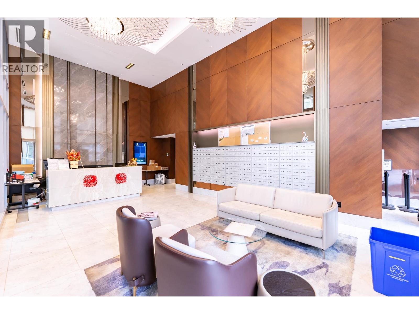 #601-8800 HAZELBRIDGE Way, Richmond