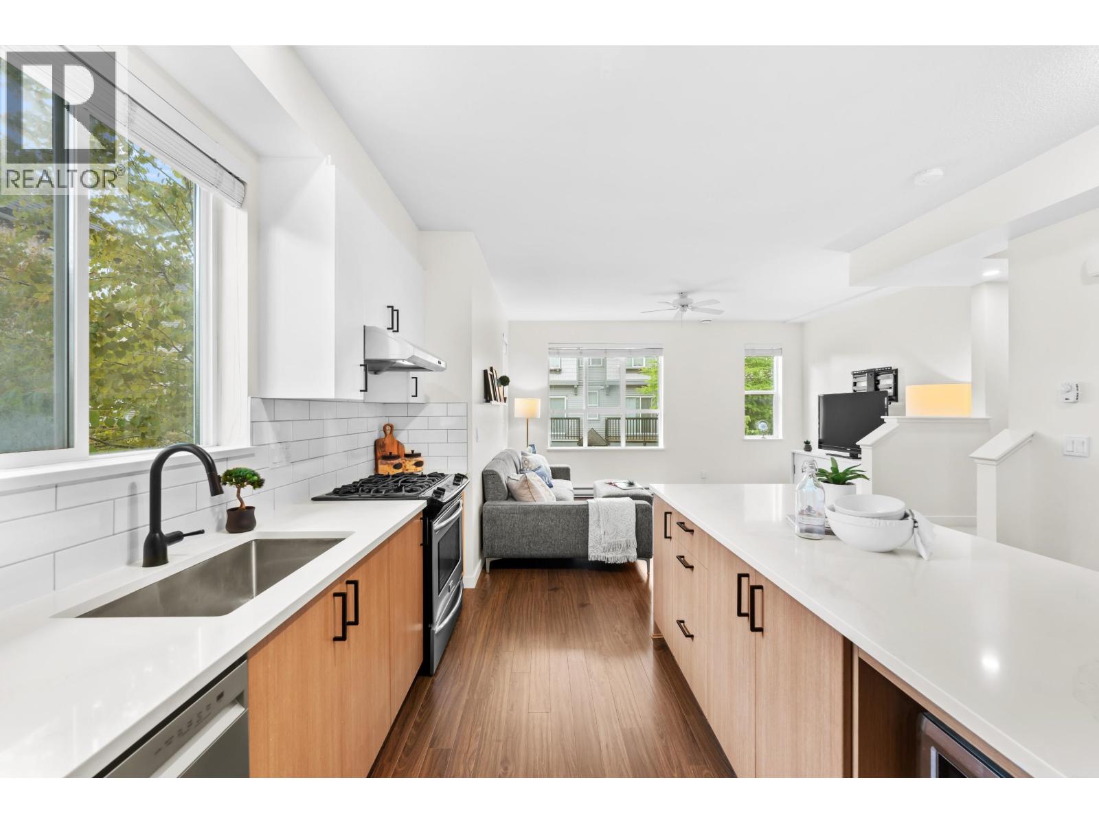 #14-9533 TOMICKI Avenue, Richmond