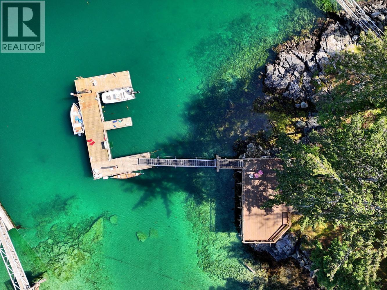 4737 DAVIS ROAD, Madeira Park