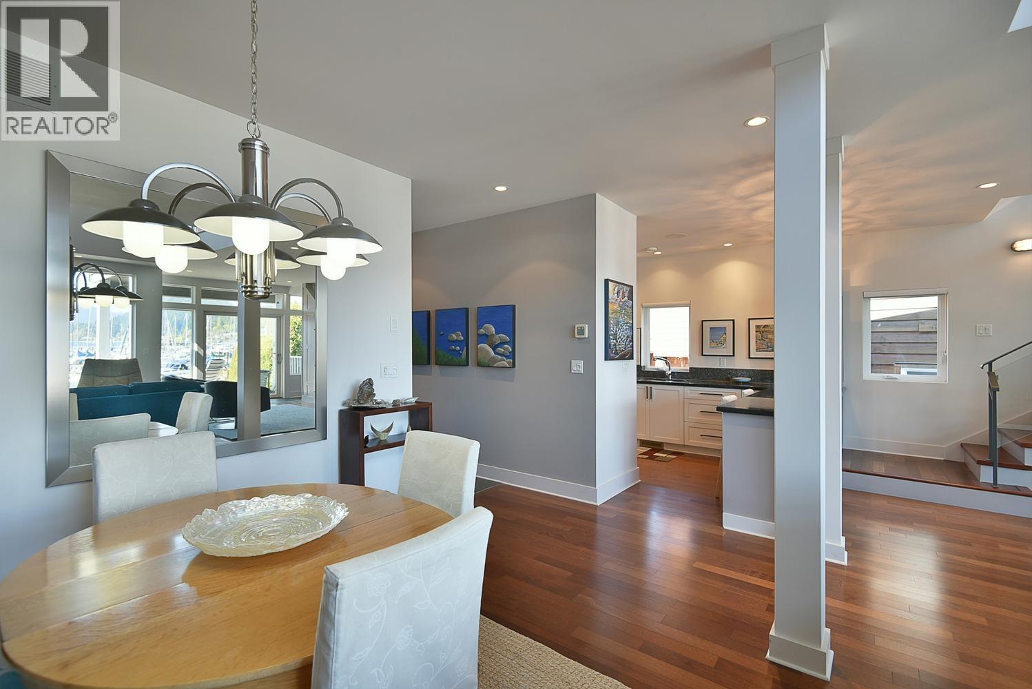 664 BAY ROAD, Gibsons