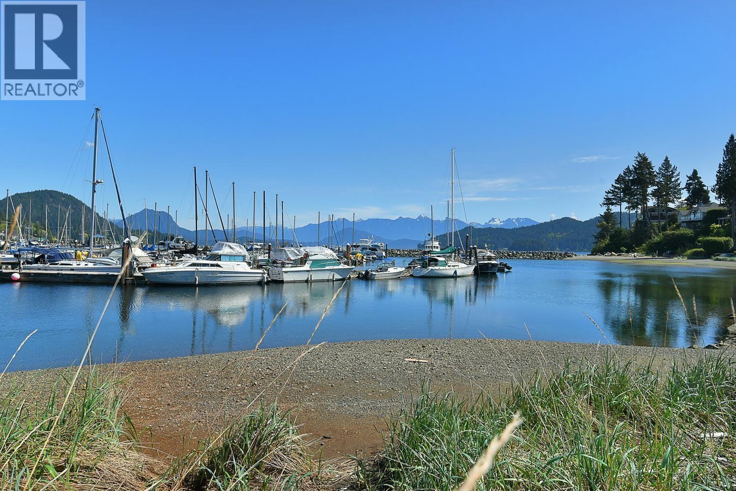 664 BAY ROAD, Gibsons