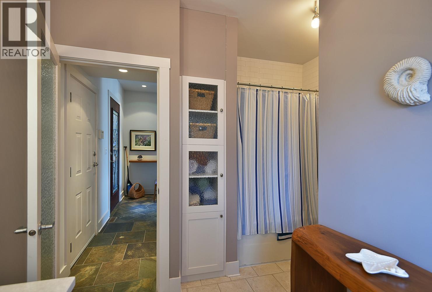 664 BAY ROAD, Gibsons