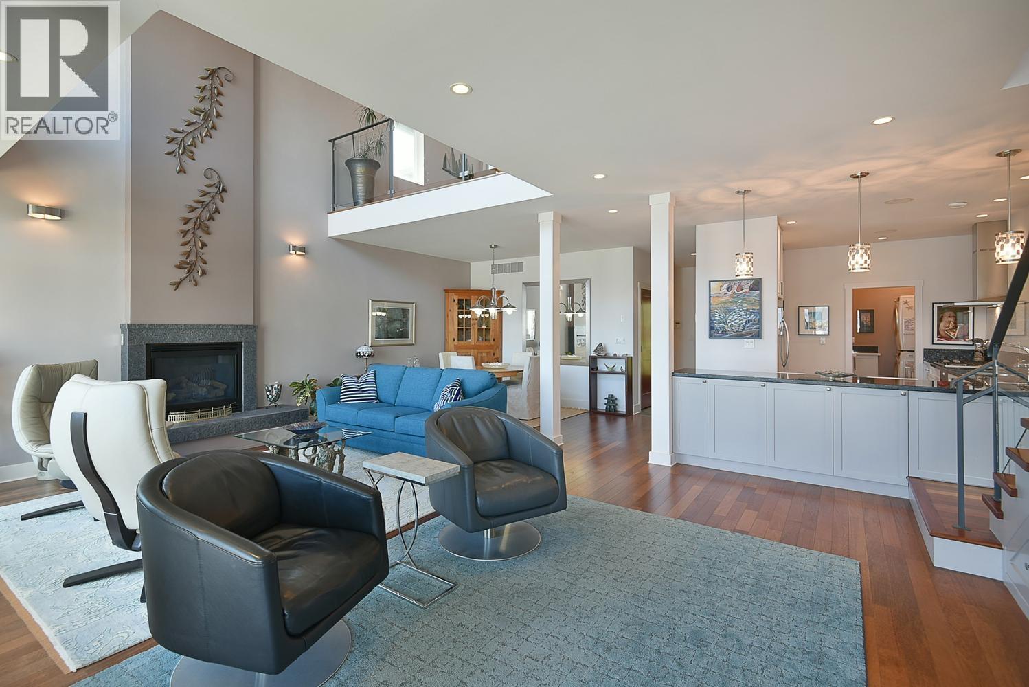 664 BAY ROAD, Gibsons