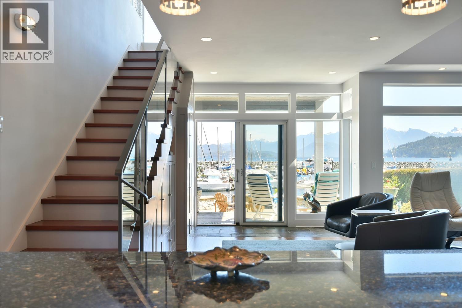 664 BAY ROAD, Gibsons