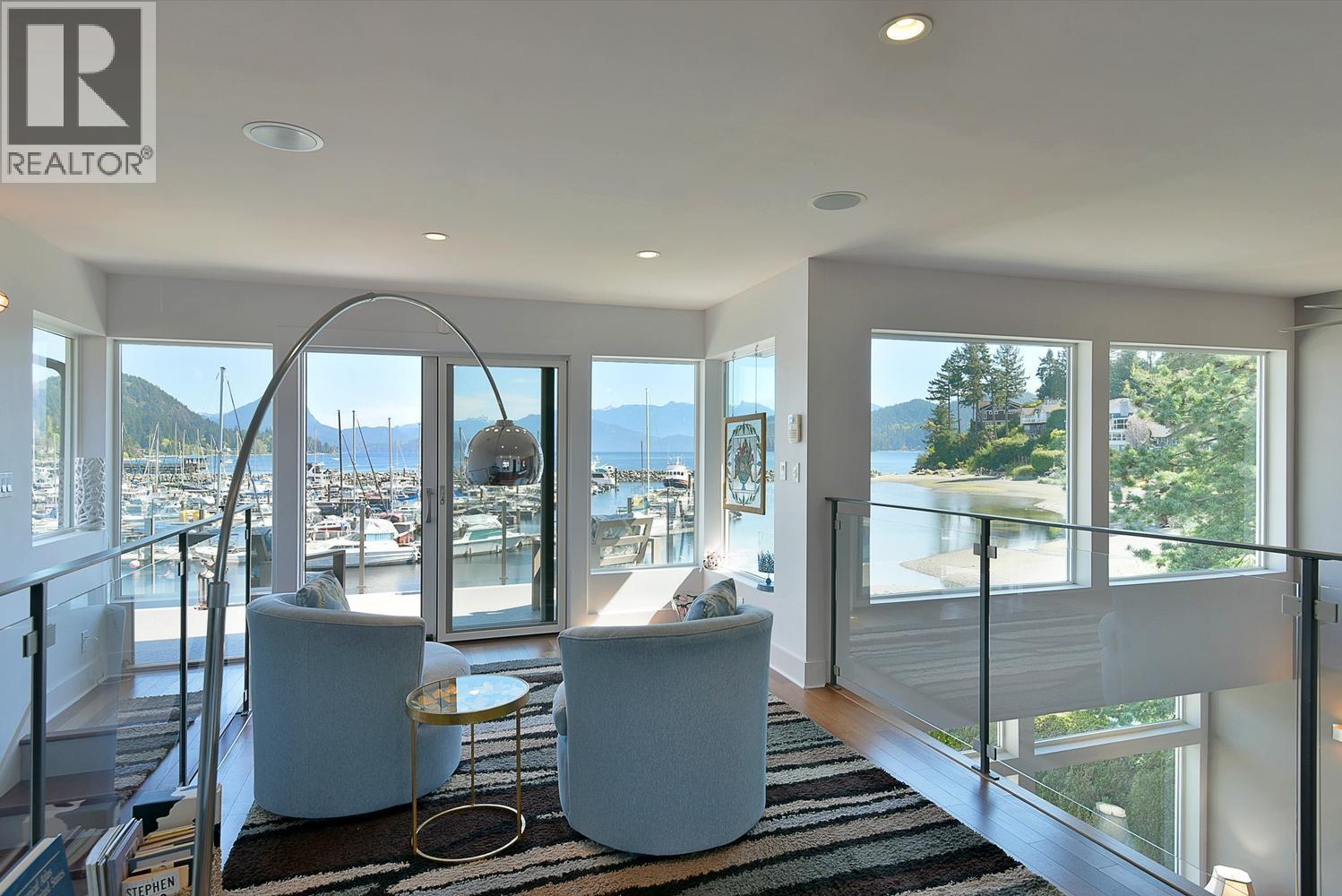 664 BAY ROAD, Gibsons