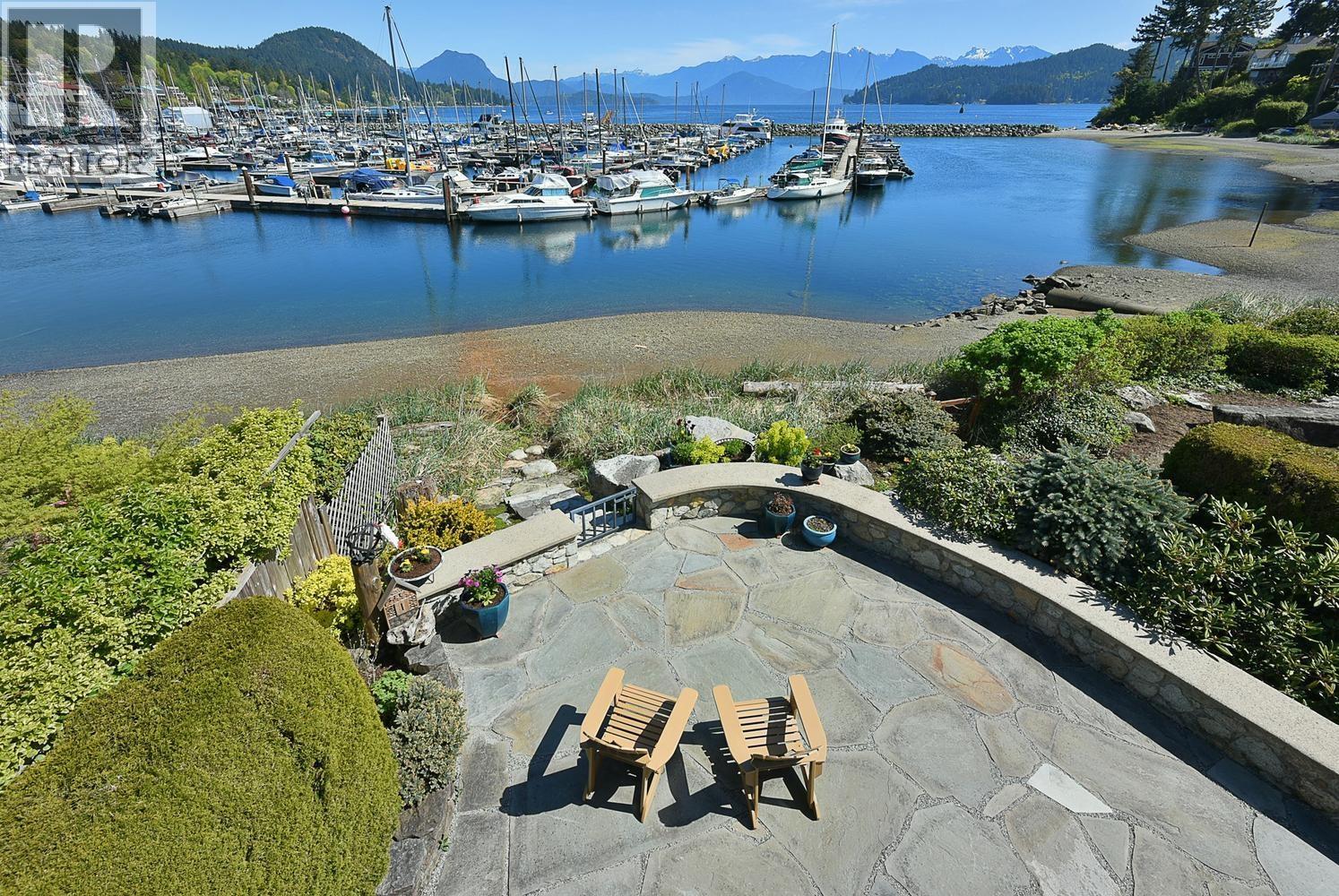 664 BAY ROAD, Gibsons