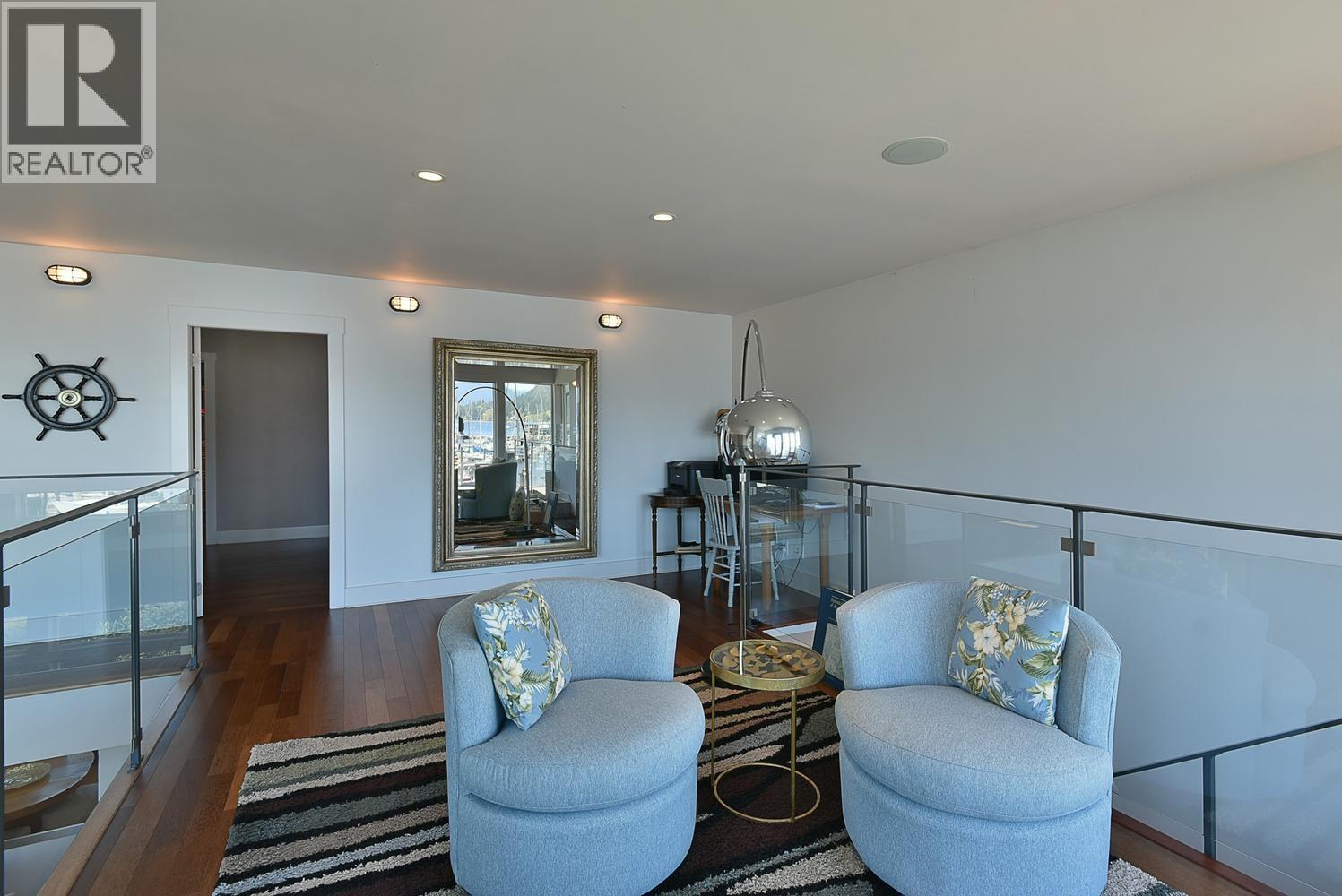 664 BAY ROAD, Gibsons