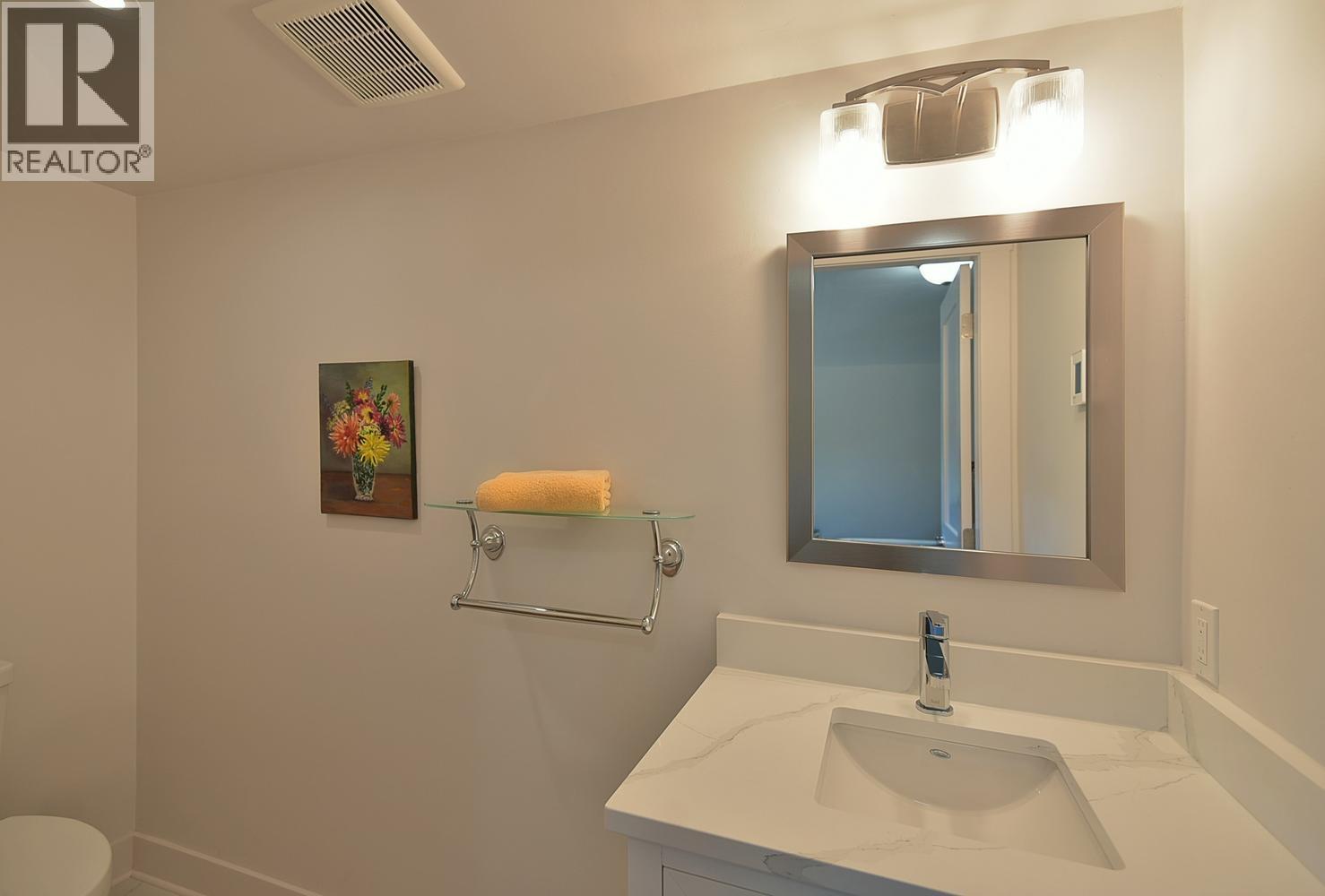 664 BAY ROAD, Gibsons