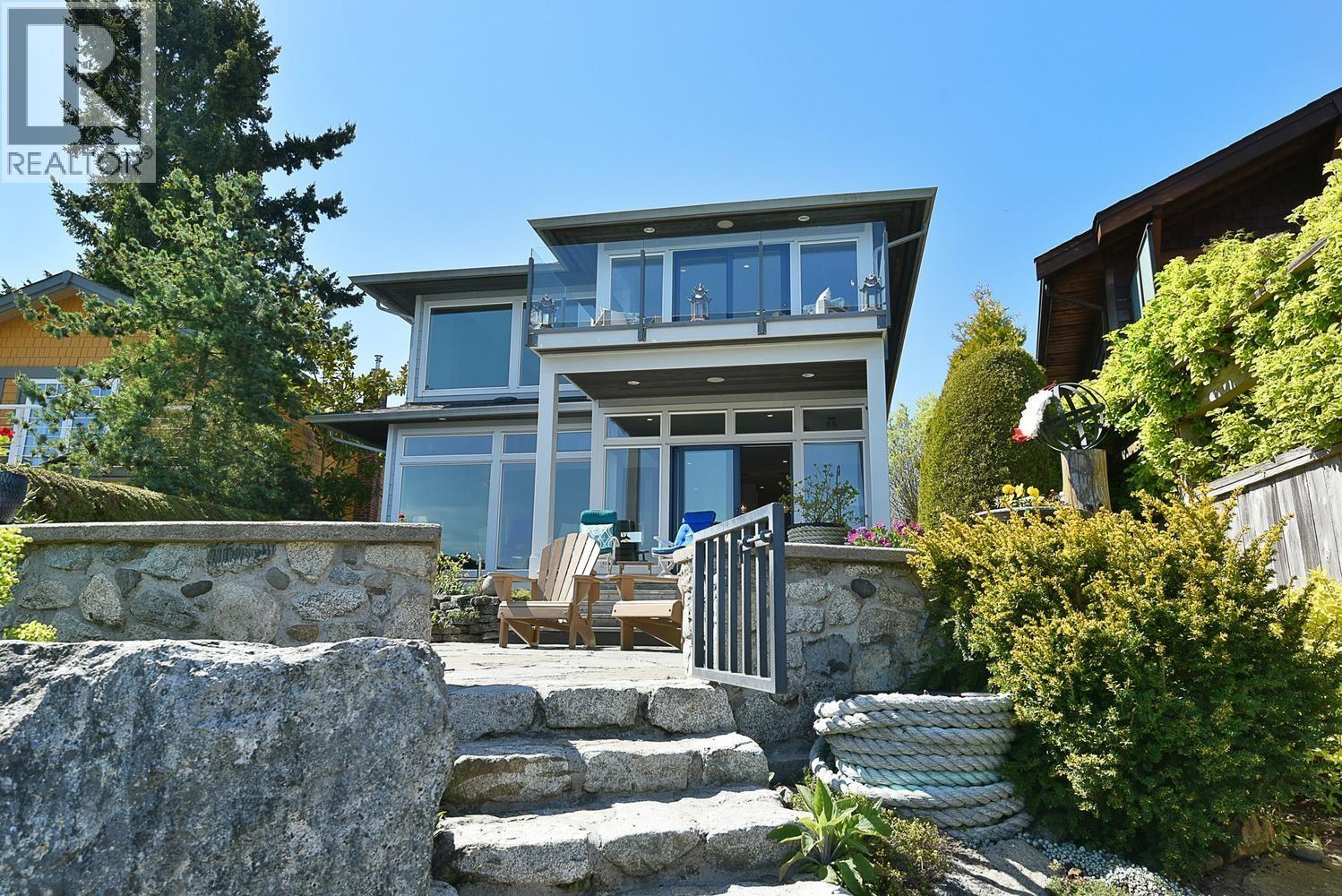 664 BAY ROAD, Gibsons
