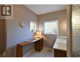 664 Bay Road, Gibsons, BC V0N1V8 Photo 13