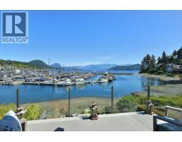 664 Bay Road, Gibsons, BC V0N1V8 Photo 19