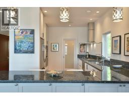 664 Bay Road, Gibsons, BC V0N1V8 Photo 8